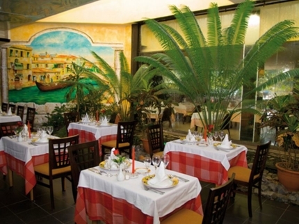 Trattoria Venecia Solymar section