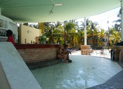 pool snack bar Solymar section