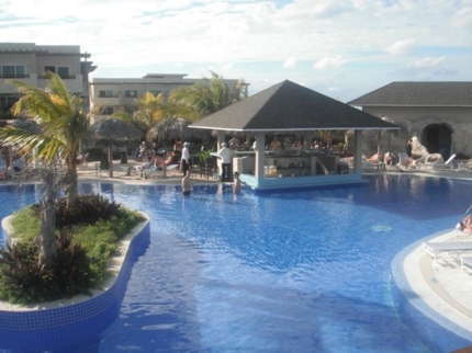 Coral Aqua Bar