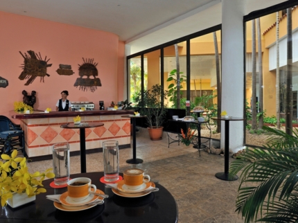 Tea & Coffee Bar Corner