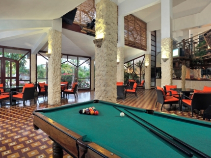 Lobby Bar EL Catey