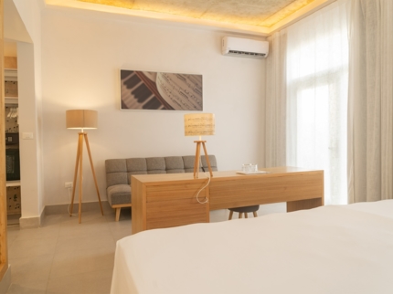 BENNY TRIPLE JUNIOR SUITE Room