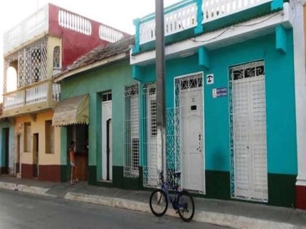 Casa Mario y Damaris, CAMILO CIENFUEGOS (Santo Domingo), No. 71-B