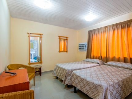 CASA EN LA PLAYA (3 habitaciones con baño privado)