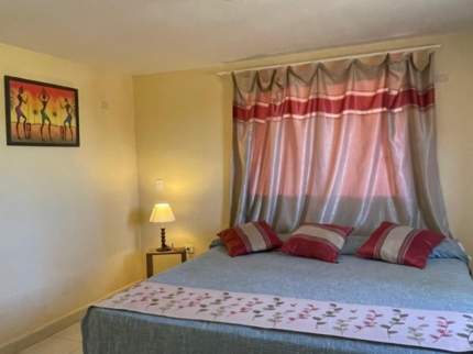 BEACH HOUSE (7 bedroom's with private bathrooms)