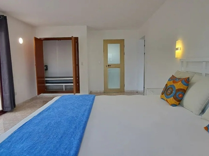 BEACH HOUSE (5 bedroom's)