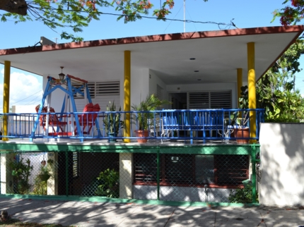 Casa Lola, 1ra AVENIDA, No. 1602