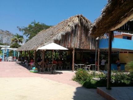 Pool bar