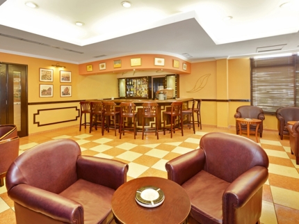 Robusto Cigar Bar