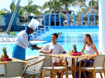 Pool Snack Bar Sol Azul