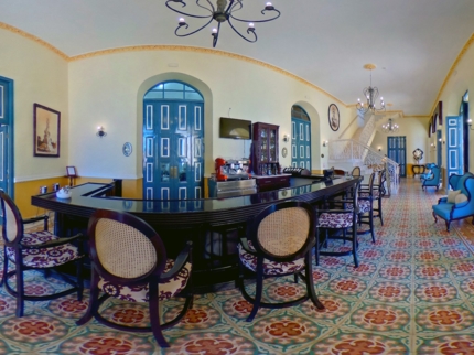 Lobby bar