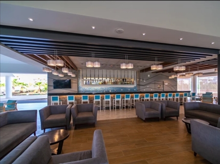 LOBBY BAR