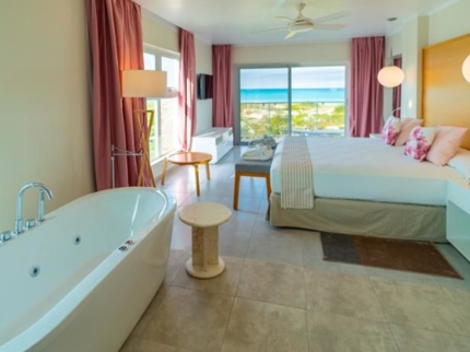 DELUXE SEA VIEW Suite